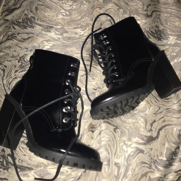 Black lace up bootie - Picture 1 of 3